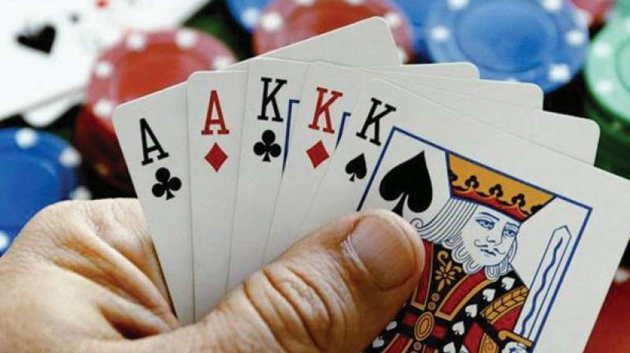 Raids on gambling dens : 62 held, 44,000 cash, 22 mobiles seized