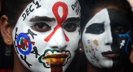 CHENNAI, NOV 30 (UNI):-Students painted their face with AIDS awarness message on the occasion of 'World Aids Day', in Chennai on Saturday. UNI PHOTO TK 5 U
