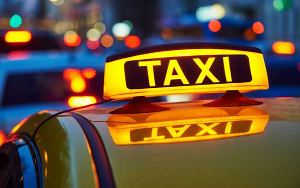 Indian taxi driver refuses to take fare from Pak cricketers