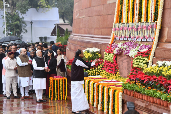 New Delhi: Vice President M. Venkaiah Naidu pays tributes to the martyrs on 18th anniversary of Parliament attack at Parliament House in New Delhi on Dec 13, 2019. Also seen Prime Minister Narendra Modi, Union Home Minister Amit Shah, Union Minister Thawar Chand Gehlot and Congress MP Ghulam Nabi Azad. (Photo: IANS)