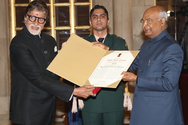 Amitabh Bachchan receives Dadasaheb Phalke Award