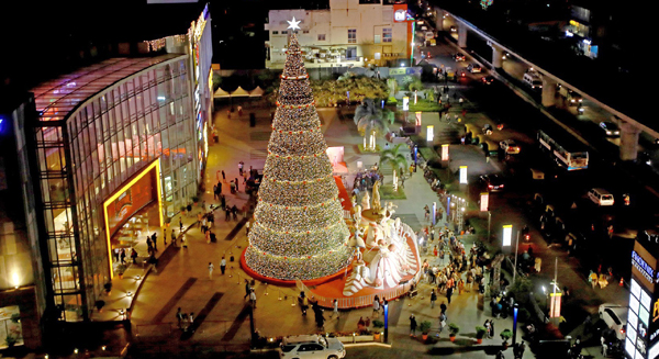 Bengaluru: A view of 75 feet tall Christmas Tree which was unveiled at Phoenix Marketcity ahead of the Christmas, in Bengaluru on Dec 6, 2019. (Photo: IANS)