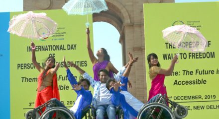 NEW DELHI, DEC 3 (UNI):-Differently abled persons performing a dance drama on the occasion of Internationl Day of Persons with Disabilities at India Gate, in New Delhi on Tuesday. UNI PHOTO-AK21U