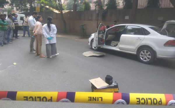 Bullet-ridden bodies of 2 doctors found in car in Delhi