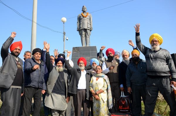 Amritsar: People pay tributes to Netaji Subhas Chandra Bose on his 123rd birth anniversary, in Amritsar on Jan 23, 2020. (Photo: IANS)