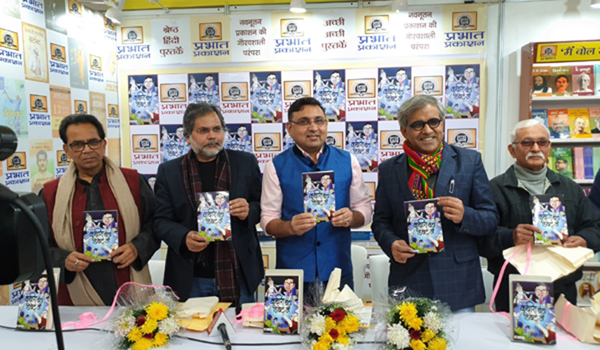 New Delhi: Satirist and columnist Piyush Pandey releasese a book "Kabira Baitha Debate Mein" at the Pustak Mela in New Delhi on Jan 5, 2020. (Photo: IANS)