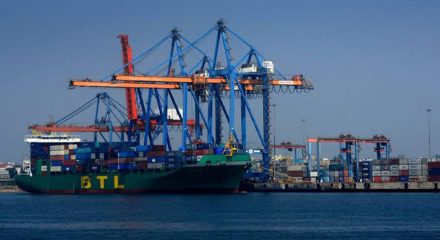 Indian ports' growth rate down to 1%: Economic Survey