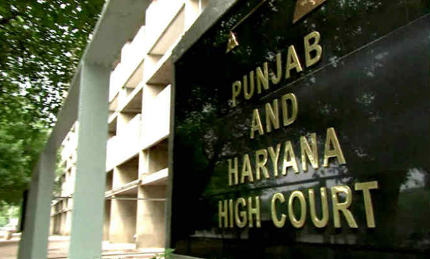 HC notice to Punjab on case against Raveena, Farah