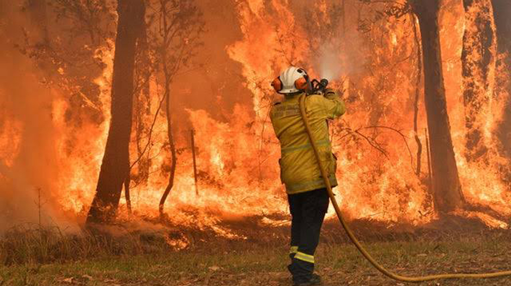 The killer inferno Aus: residents asked to seek shelter in Canberra region
