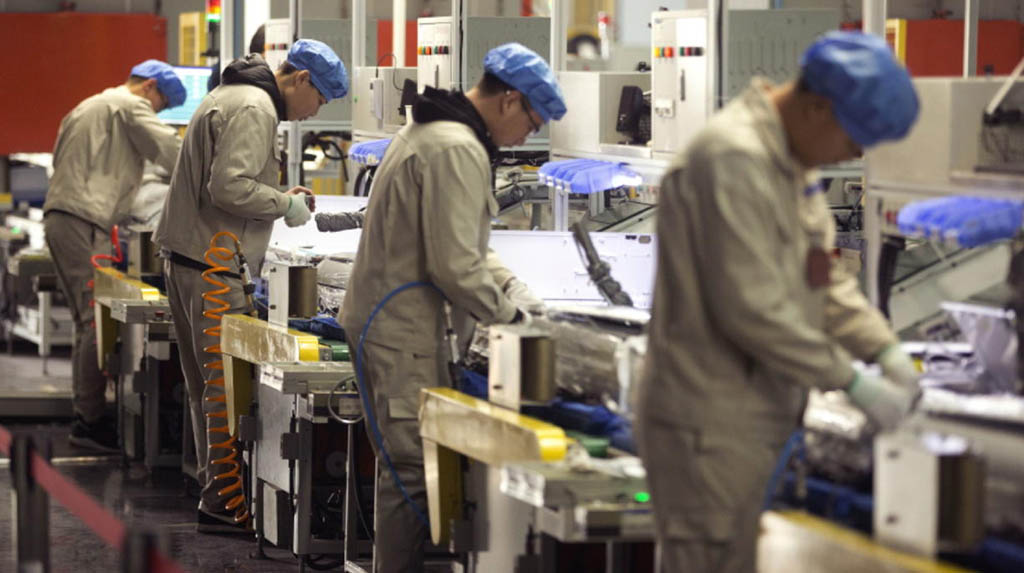 Manufacturing falls to historic low in China
