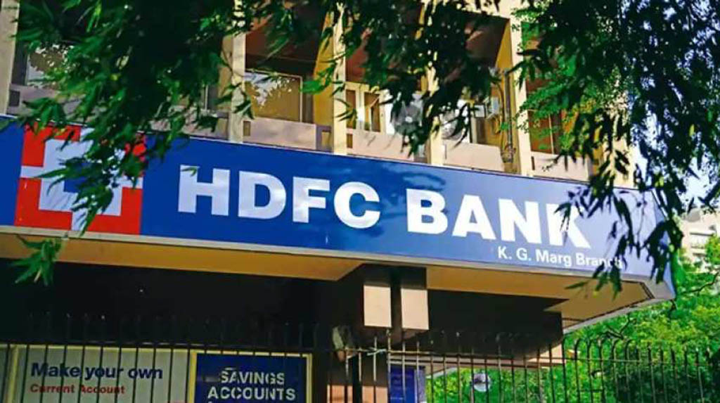 HDFC Bank crosses Rs 8 lakh cr market cap for first time