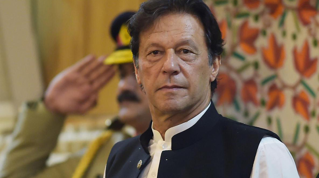 Pak lockdown to be lifted in phases from Saturday: Imran