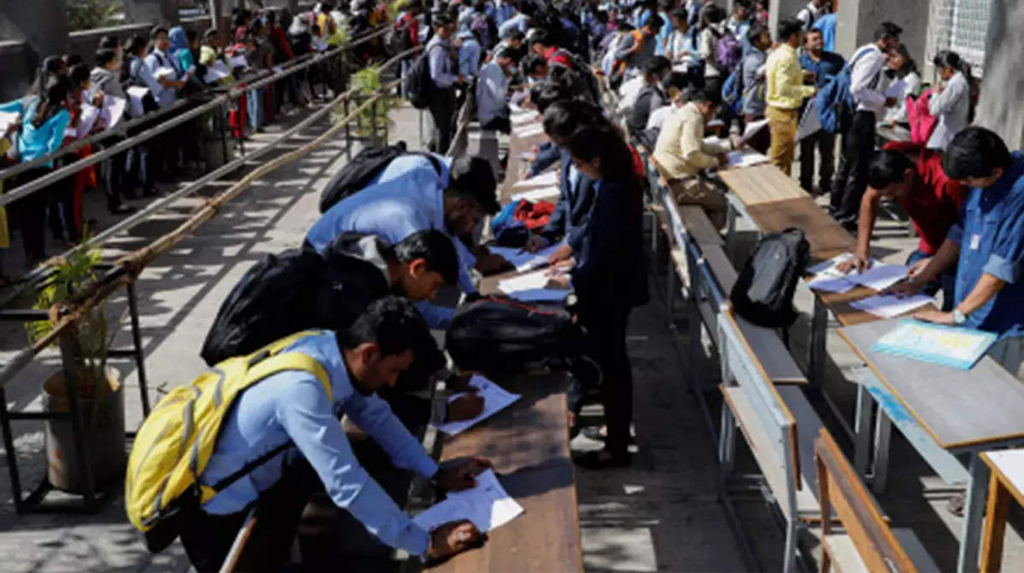 More urban Indians worried about jobs, still back govt: Survey