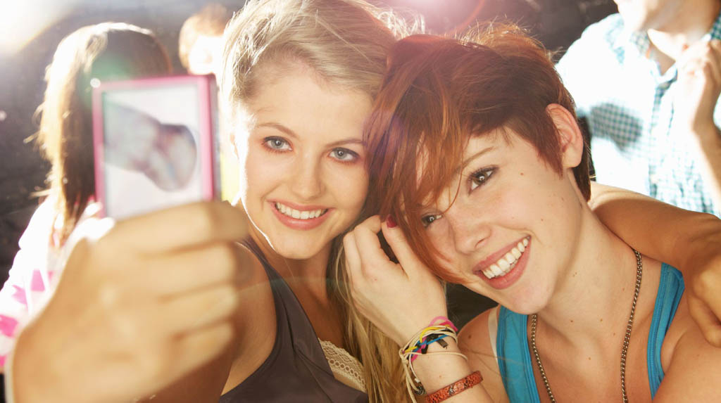 Why parents should worry about girls' perfect selfies