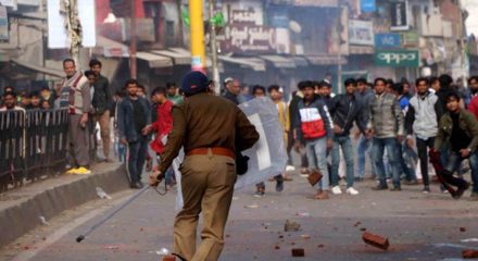 Fresh violence erupts in northeast Delhi