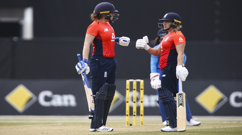 Women's T20I tri-series: India lose to England