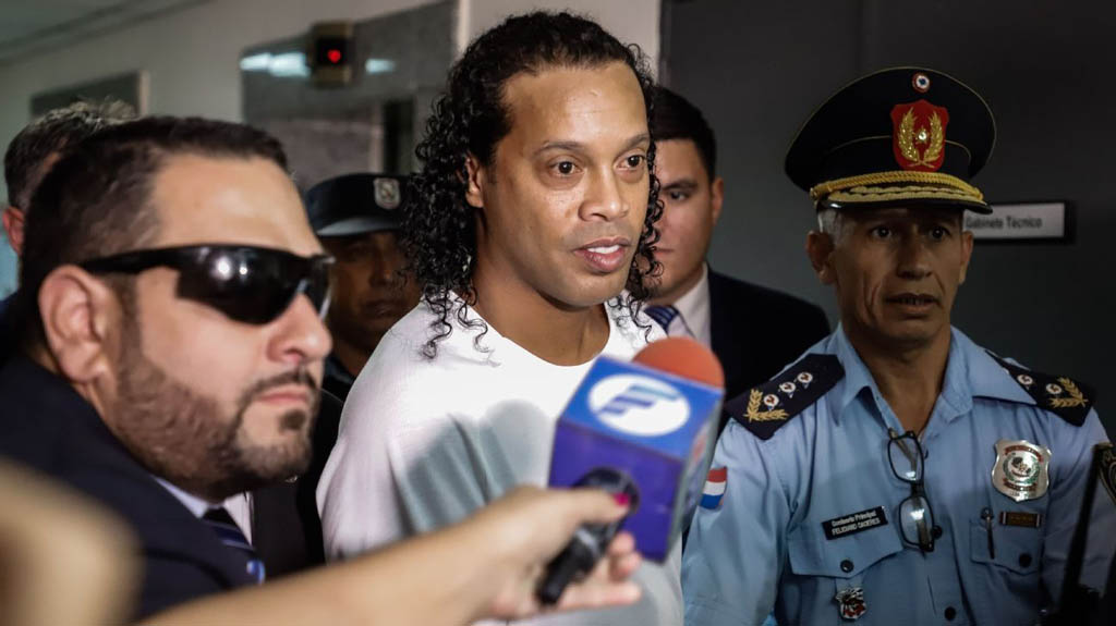 Ronaldinho barred from receiving visitors in jail