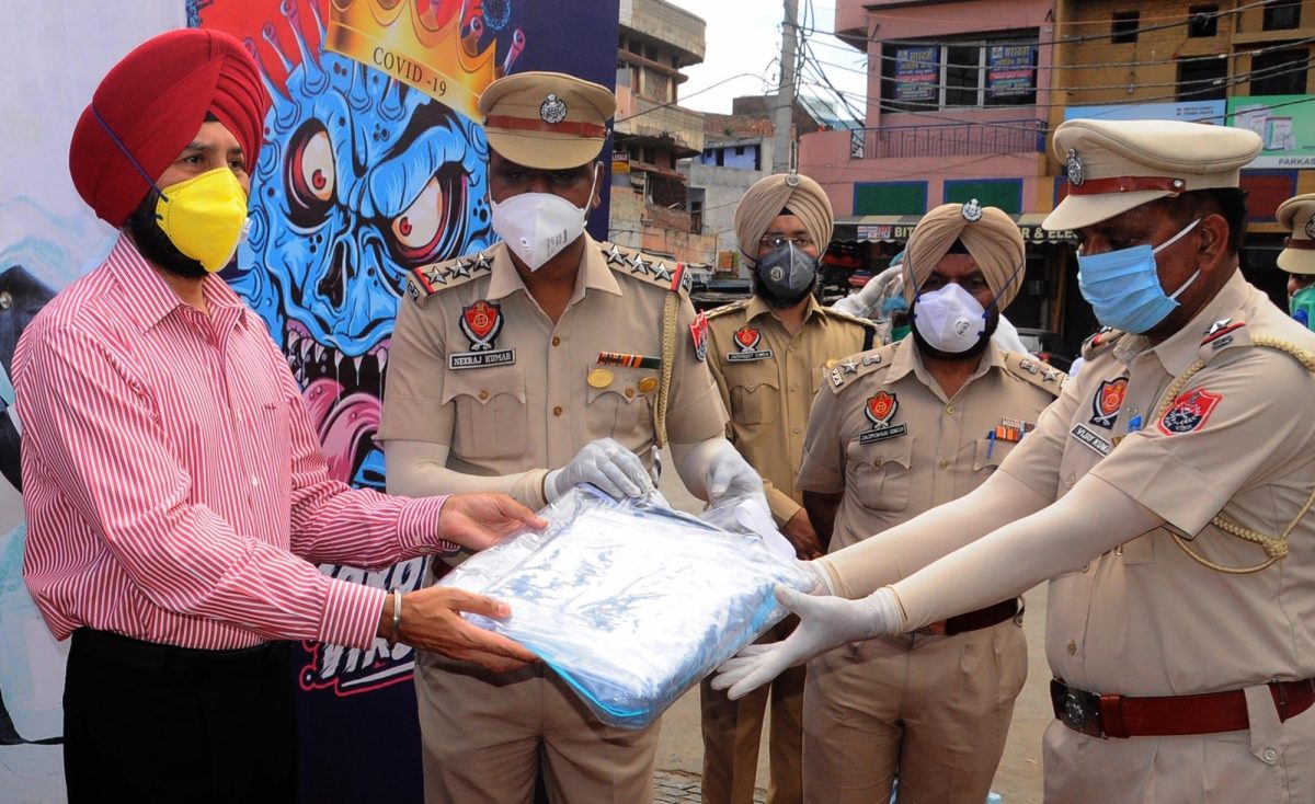 Ppe In Police Amritsar Police Commissioner distributes Personal Protective Equipment ...