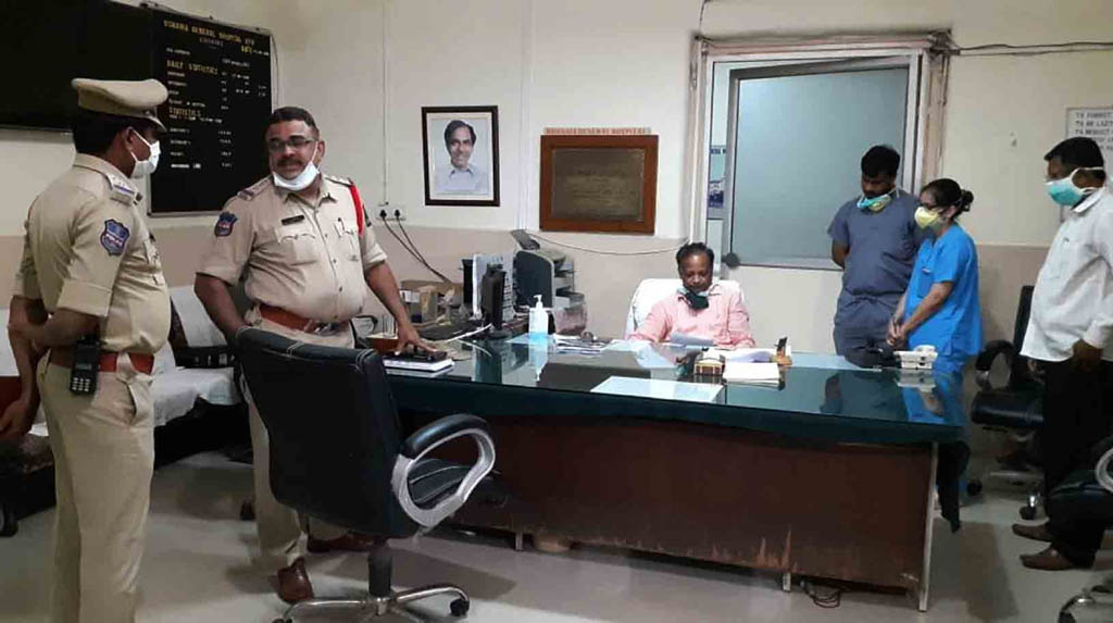 Corona patient's relative attacks doctor at Hyderabad hospital