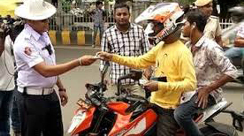 Odisha STA warns to suspend DL if pillion rider found helmetless