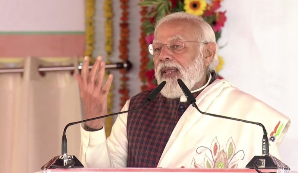 PM lays the foundation stone of Ganga Expressway in Shahjahanpur, Uttar ...