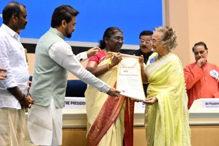 President Droupadi Murmu presents 68th National Film Awards