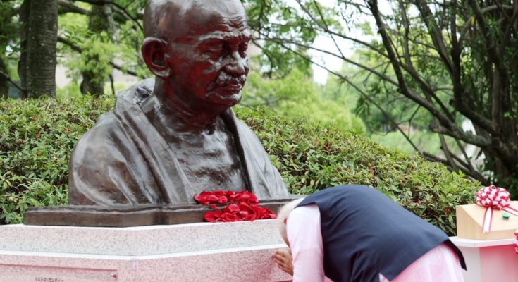 Mahatma Gandhi Bust