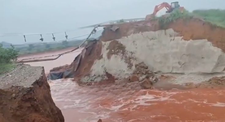 Vedanta Red Mud Pond Collapsed