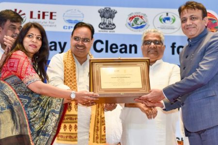 Swachh Vayu Survekshan Award: Minister Yadav presents