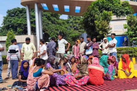 Vedanta Red Mud Pond Issue: Angry Tribals closed the company gate