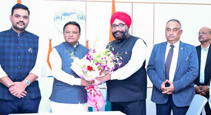 IOCL Chairman Meets CM