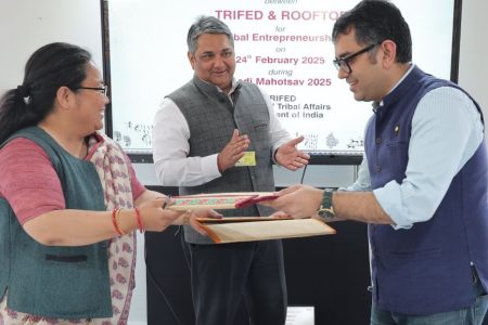 TRIFED signs MoU with Rooftop to facilitate tribal artisans 