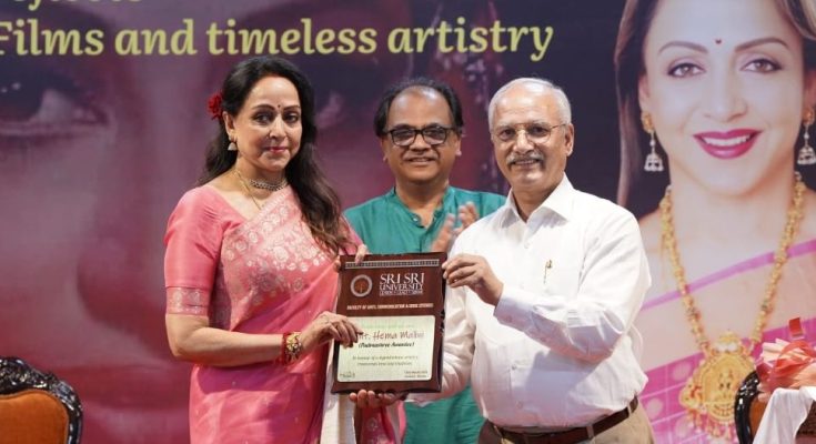 Hema Malini Inspires Audience