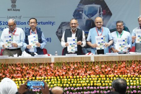 NITI Aayog Unveils Report on $200 Billion EV Vehicles Opportunity in India