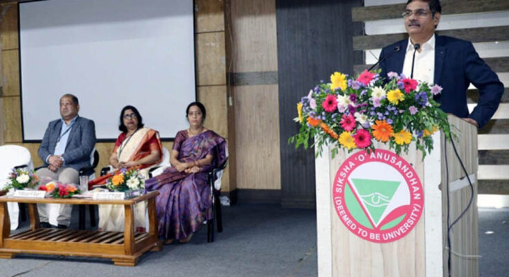 Nurses Serve the Suffering World