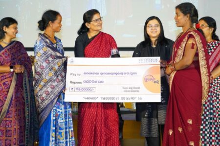 Odisha SHGs Get ₹99.26 Crore Interest Subvention, Parida Distributes